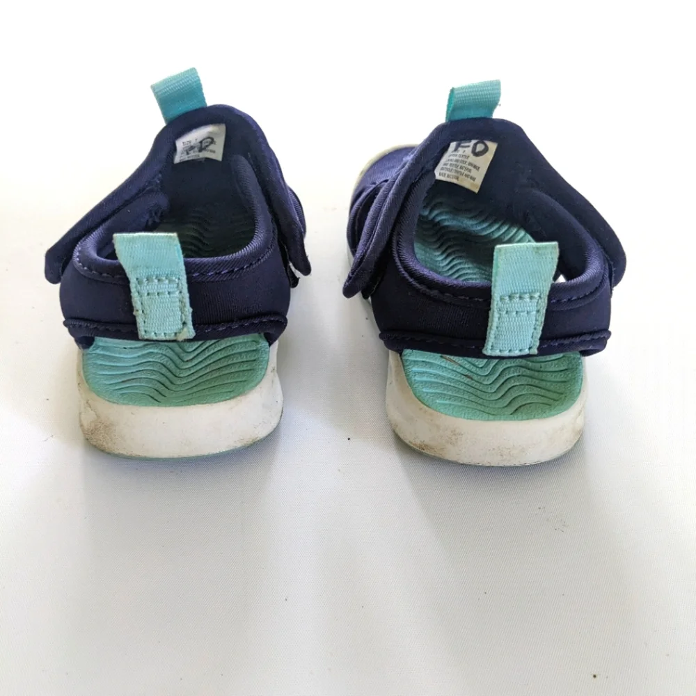 Cat & Jack Blue Water Shoes - Size 7